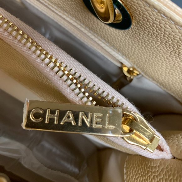 SOLD    Chanel Diamond-quilted Caviar Leather GST Beige Clair - Picture 7 of 15